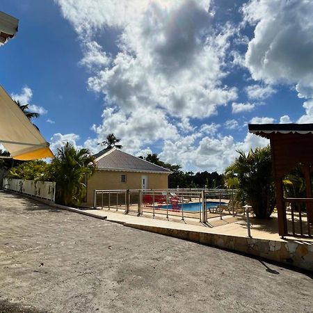 Les Villas Sarah Le Moule Luaran gambar