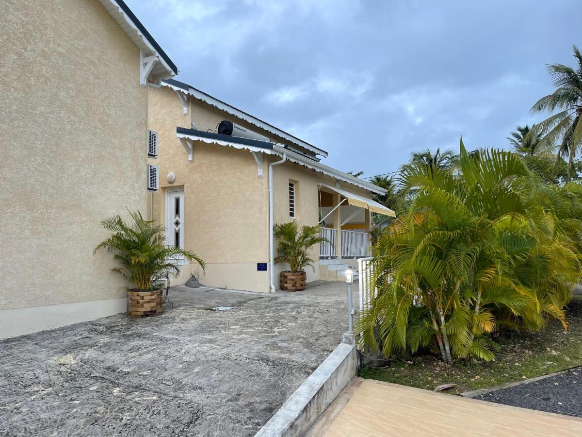 Les Villas Sarah Le Moule Luaran gambar