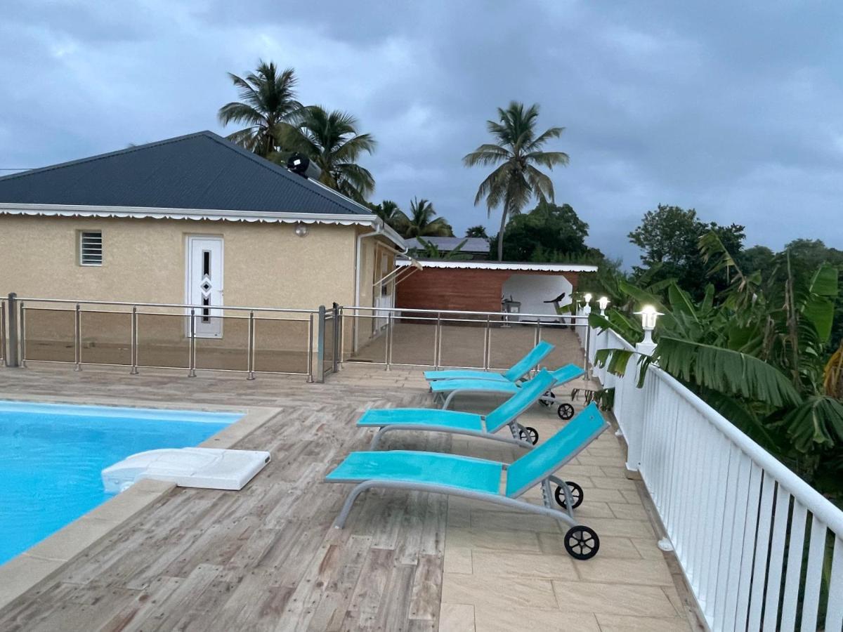 Les Villas Sarah Le Moule Luaran gambar