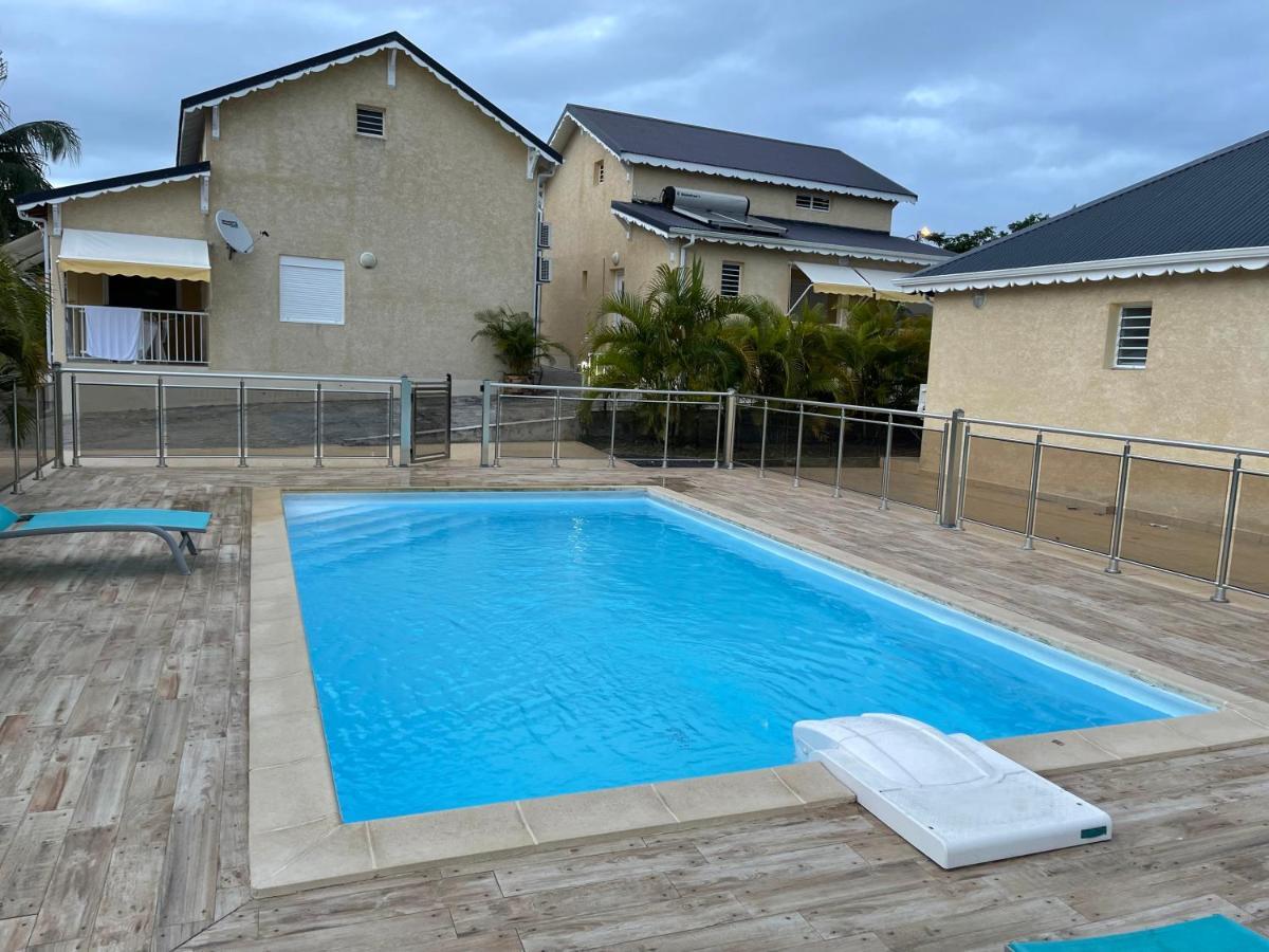 Les Villas Sarah Le Moule Luaran gambar