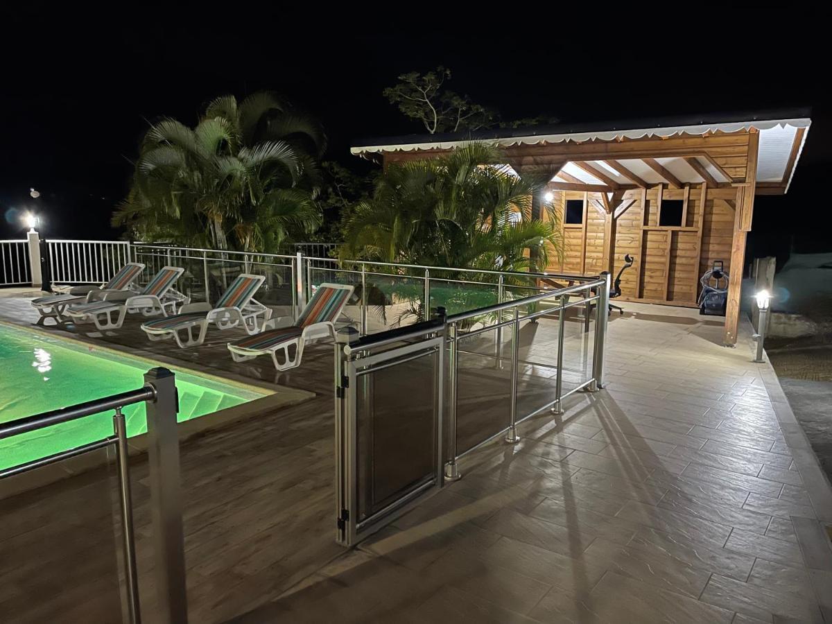 Les Villas Sarah Le Moule Luaran gambar