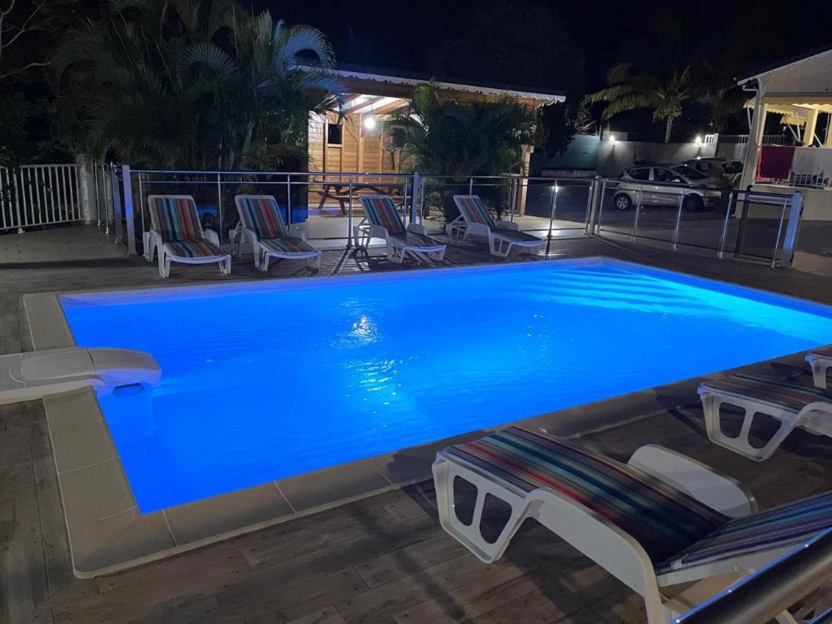 Les Villas Sarah Le Moule Luaran gambar