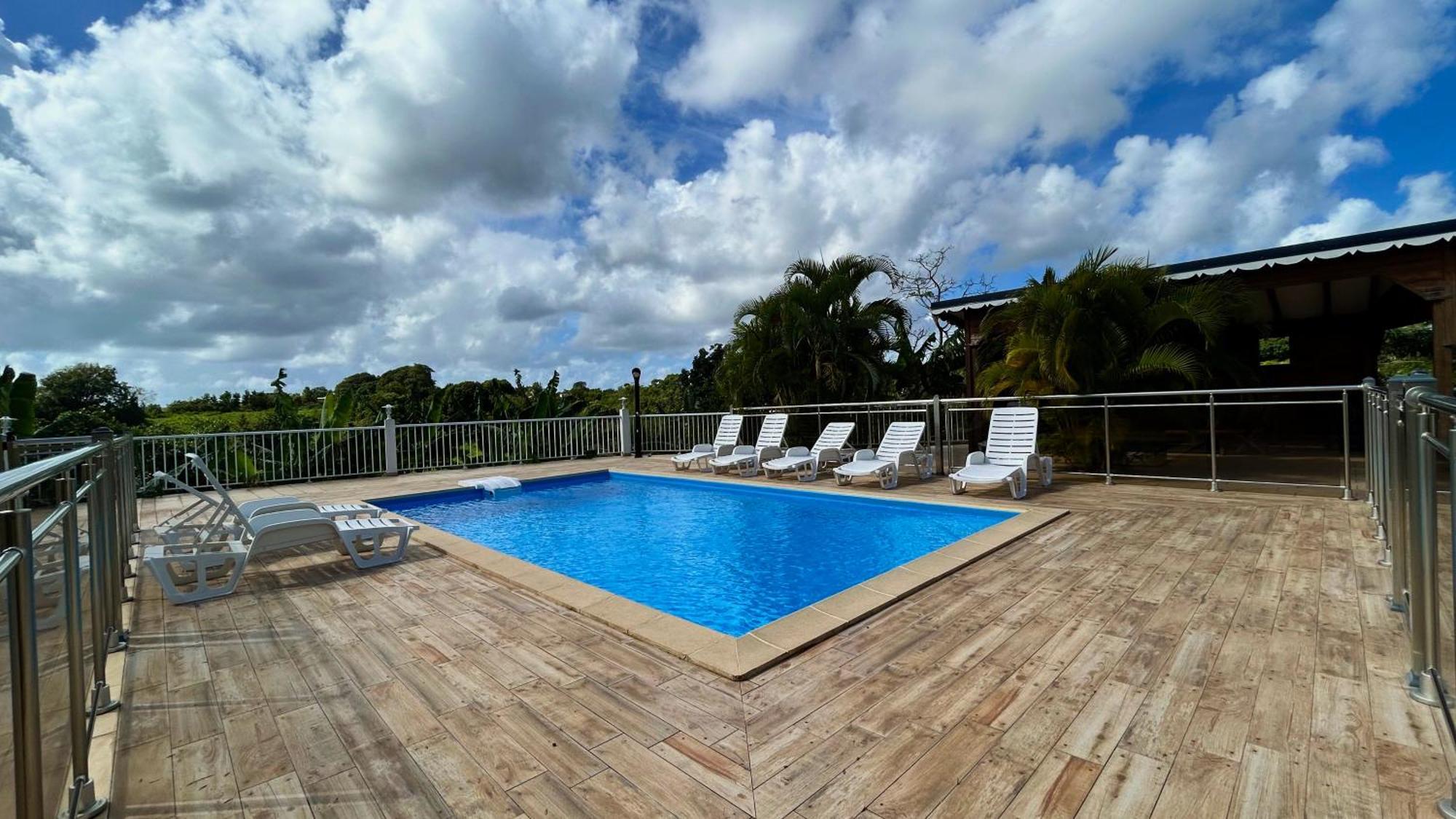 Les Villas Sarah Le Moule Luaran gambar
